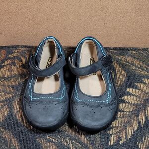 Keen Girl's Charcoal Grey Mary Jane Leather Shoes w/ Aqua Top-Stitching- Size 9